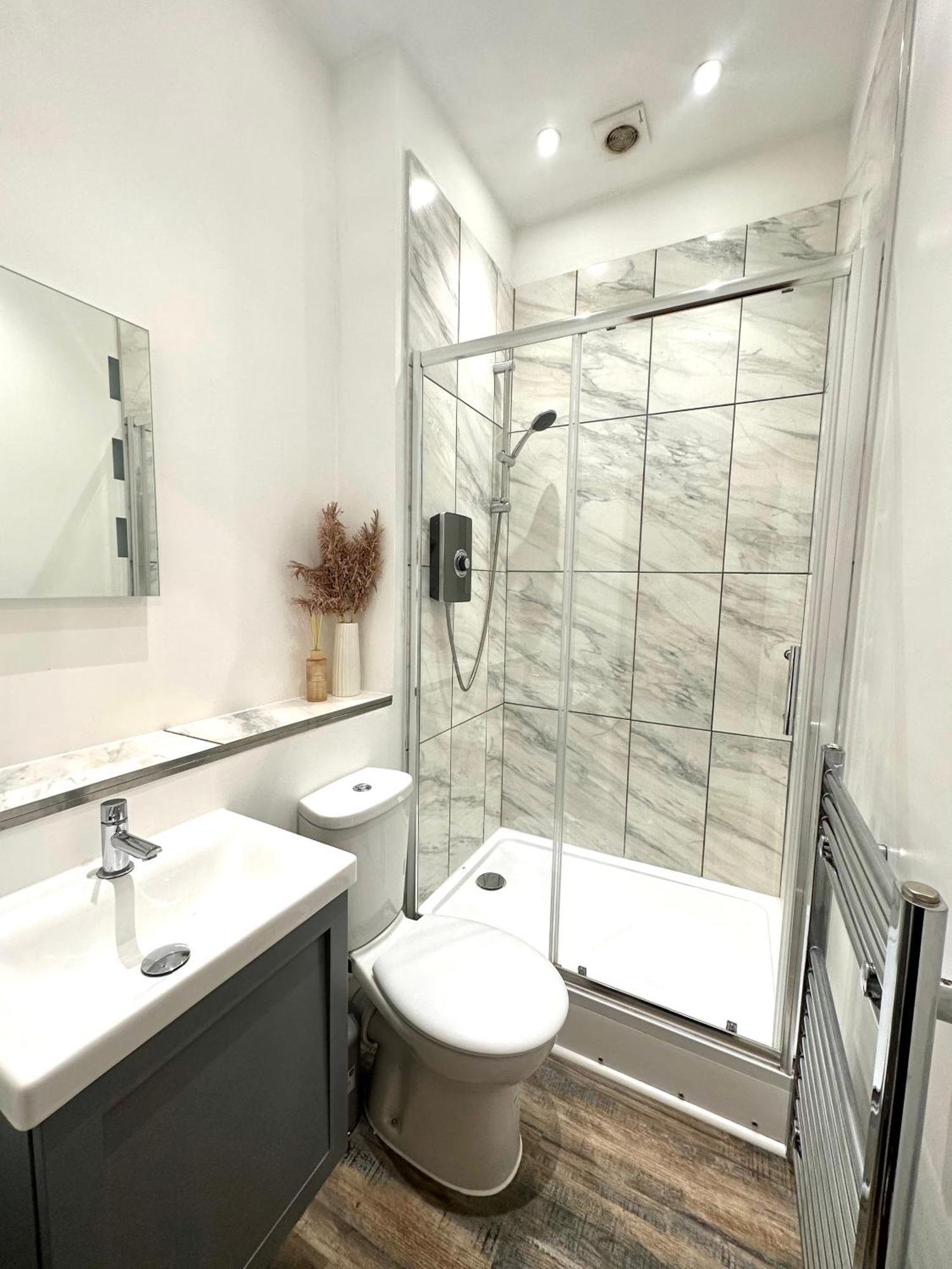 Large City Centre Apartment Perth Bagian luar foto